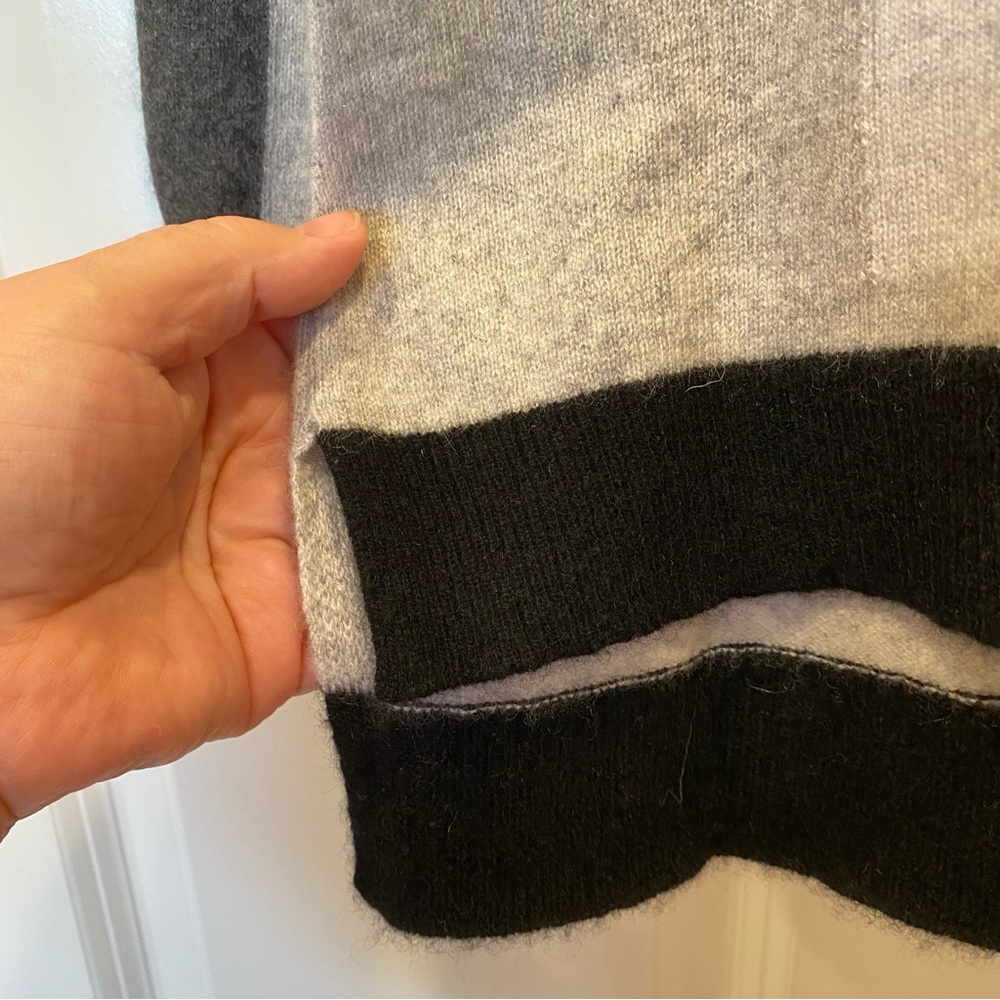 Cashmere Charter Club Sweater - Picture 9 of 11